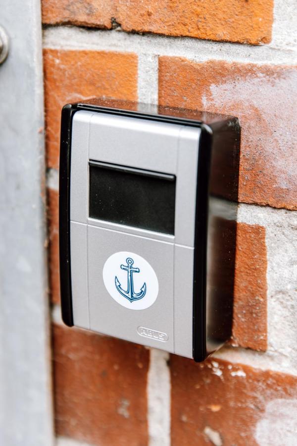 Alles Neu: 1-zi Zentral Am Exerzierpl. 24h-checkin Kiel